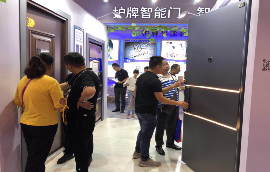 現(xiàn)場直擊——護(hù)牌智能門智能家居亮相永康門博會(huì)